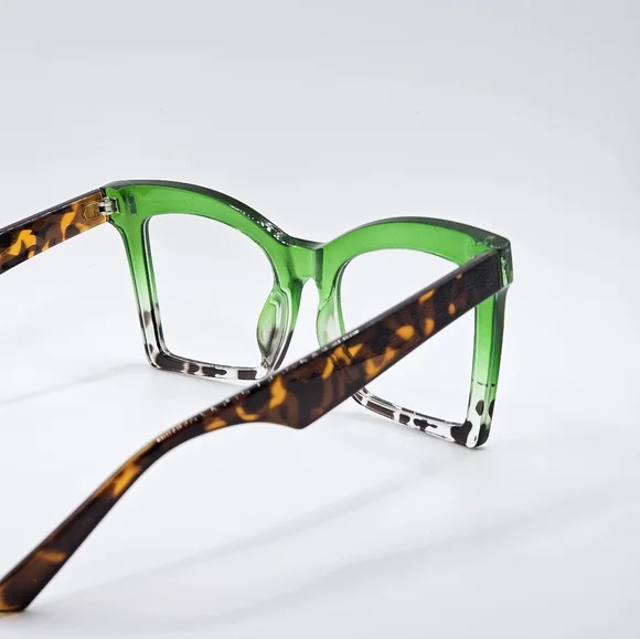 Esme - Picture 4 of 5